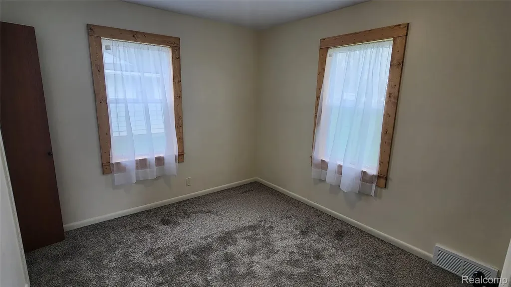 1233 W Coldwater Road Mt. Morris Township MI 48505