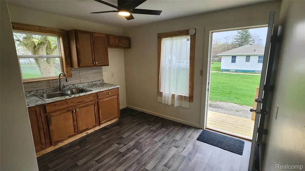 1233 W Coldwater Road Mt. Morris Township MI 48505
