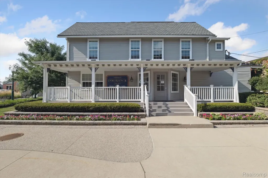 127 W University Drive Rochester City MI 48307