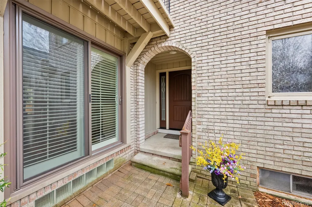 1204 S Timberview Trail Bloomfield Hills City MI 48304