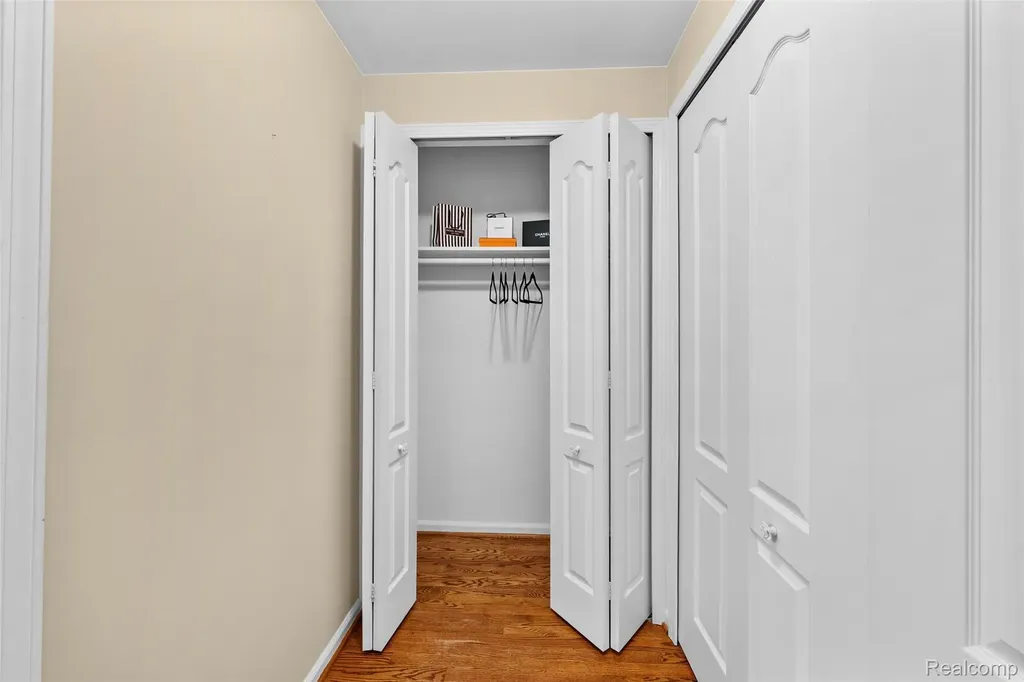 1204 S Timberview Trail Bloomfield Hills City MI 48304