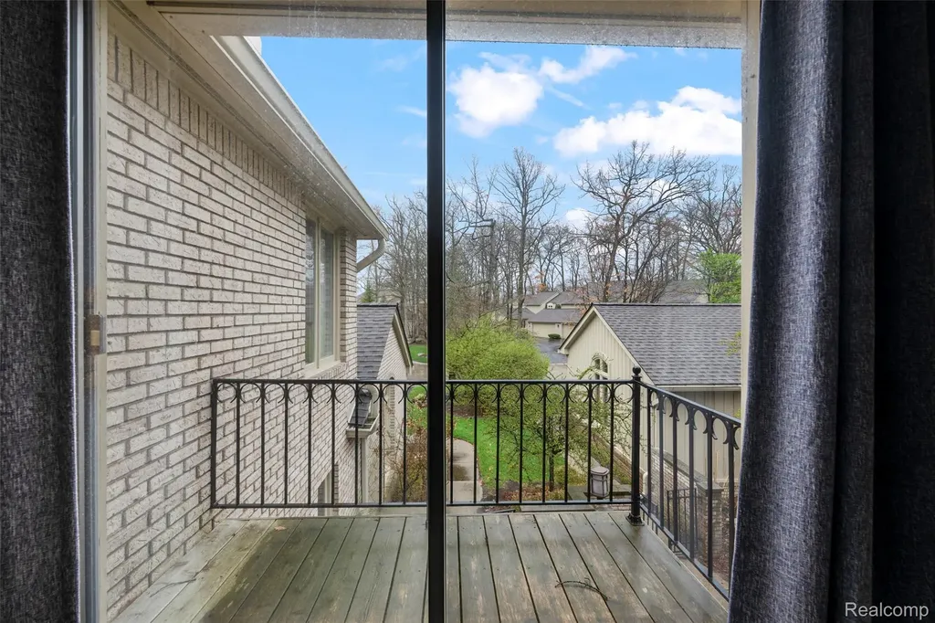 1204 S Timberview Trail Bloomfield Hills City MI 48304