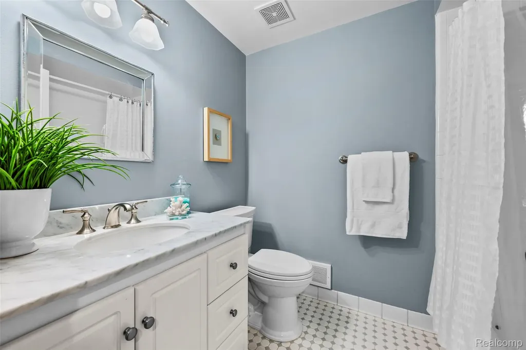 1204 S Timberview Trail Bloomfield Hills City MI 48304