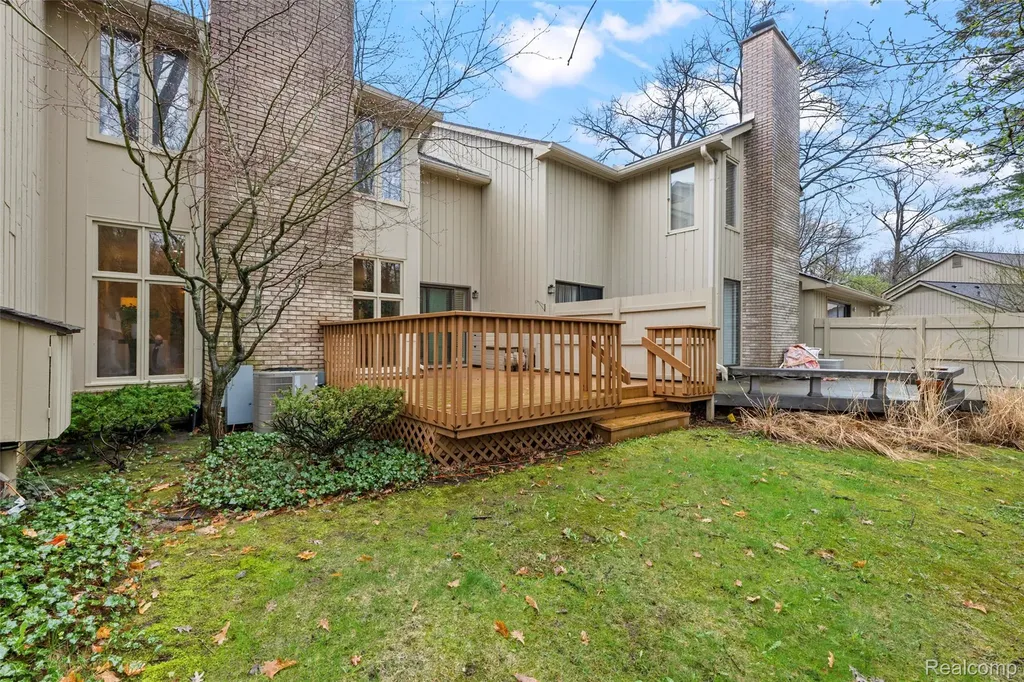 1204 S Timberview Trail Bloomfield Hills City MI 48304