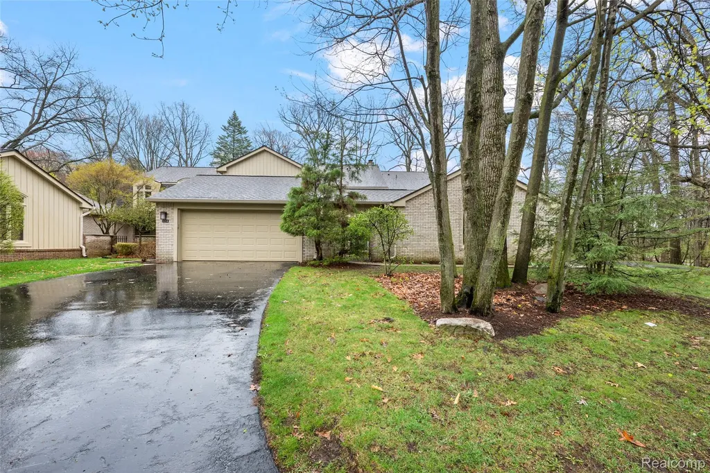 1204 S Timberview Trail Bloomfield Hills City MI 48304