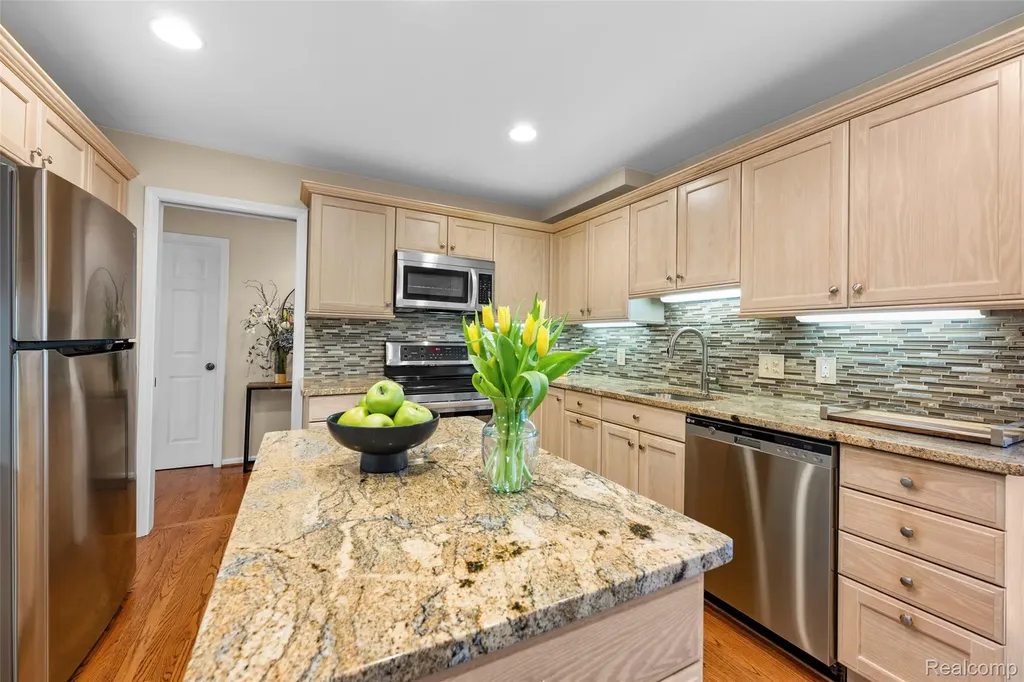1204 S Timberview Trail Bloomfield Hills City MI 48304