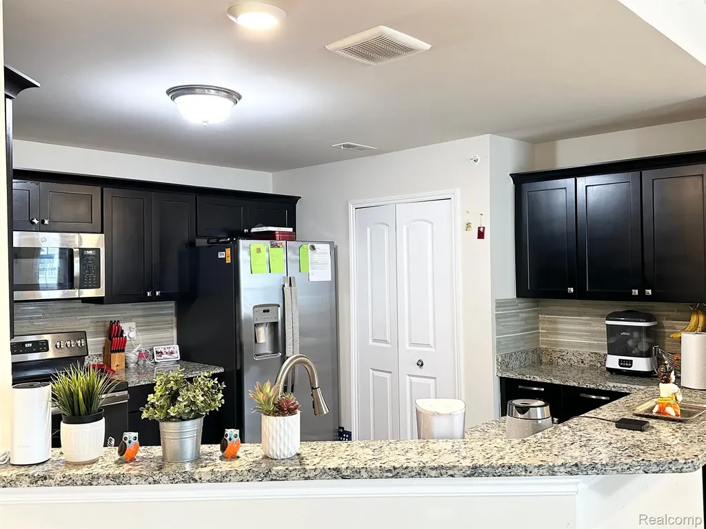 1216 Orchid Circle Canton Charter Township MI 48187