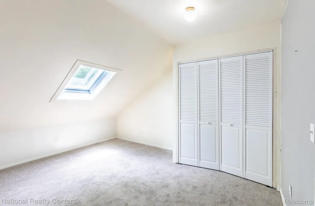 31993 W 12 Mile Road Farmington Hills City MI 48334