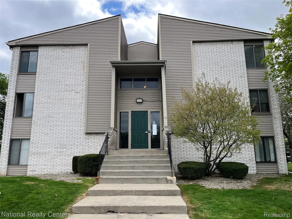 31993 W 12 Mile Road Farmington Hills City MI 48334