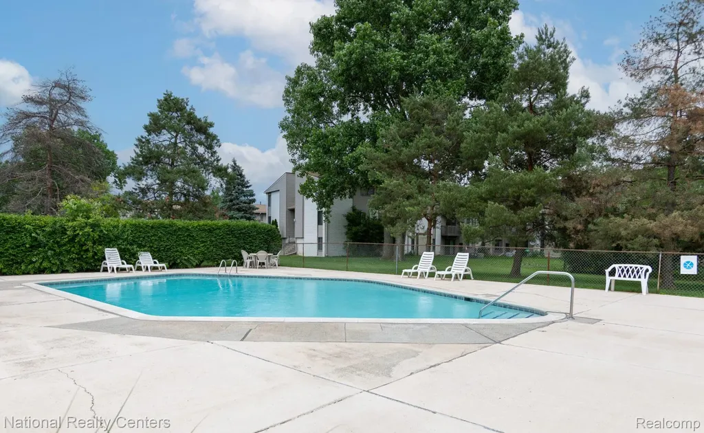 31993 W 12 Mile Road Farmington Hills City MI 48334