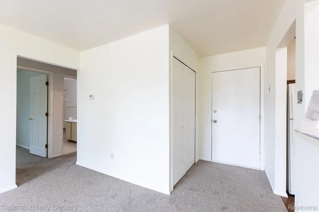 31993 W 12 Mile Road Farmington Hills City MI 48334