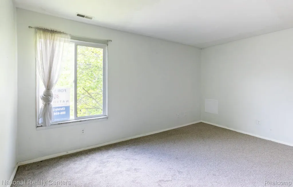 31993 W 12 Mile Road Farmington Hills City MI 48334