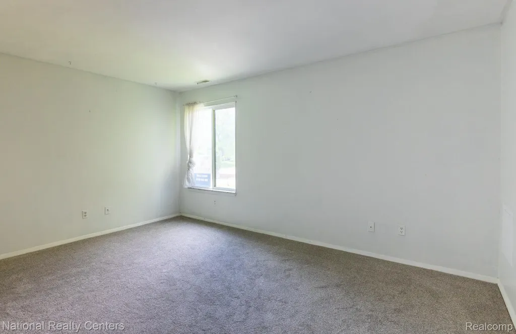 31993 W 12 Mile Road Farmington Hills City MI 48334