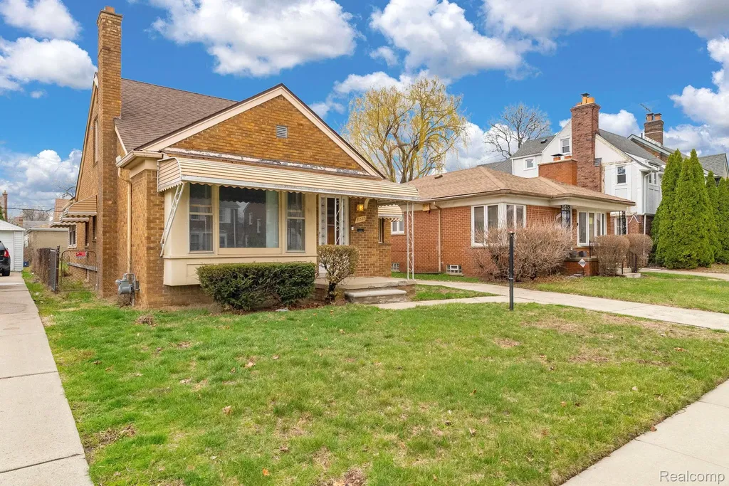 8227 Bingham Street Detroit City MI 48228