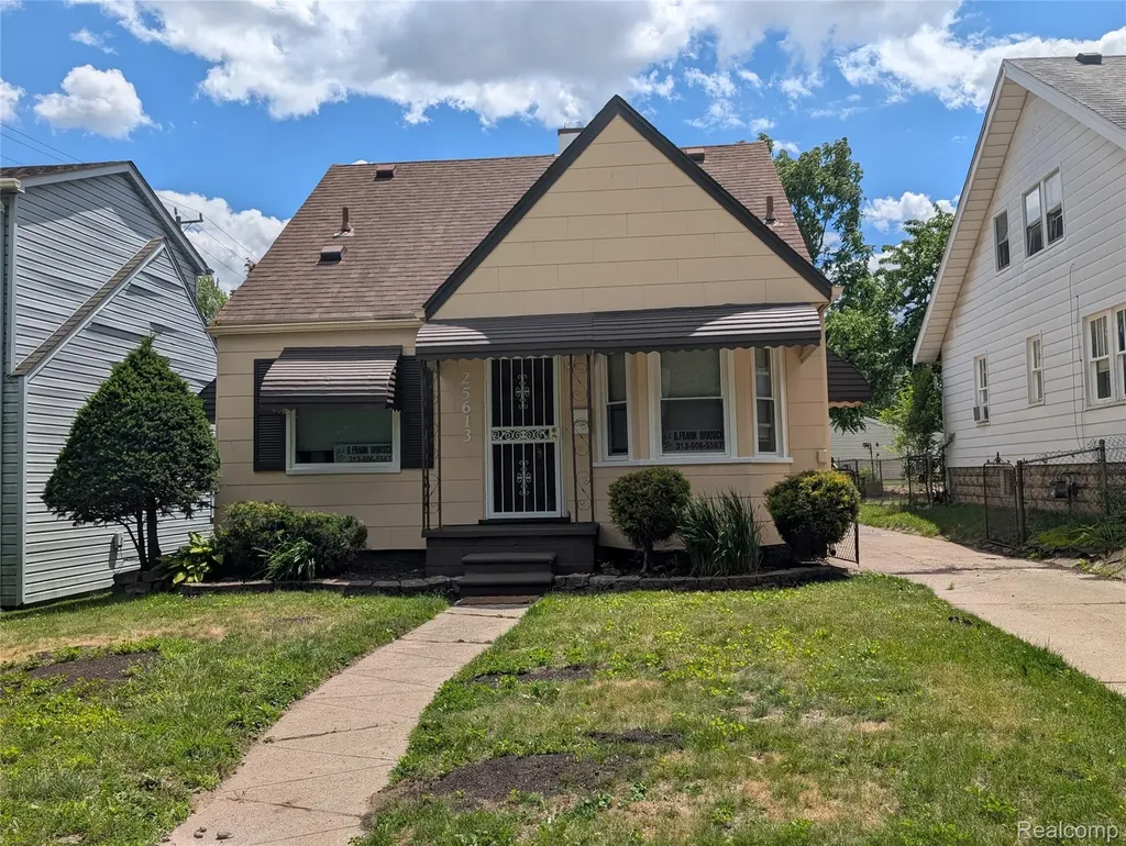 25613 Powers Avenue Dearborn Heights City MI 48125