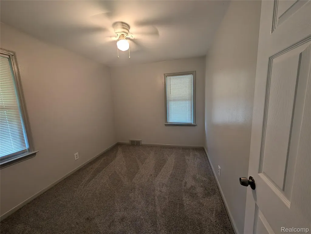 25613 Powers Avenue Dearborn Heights City MI 48125