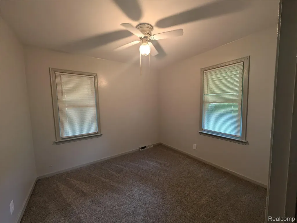 25613 Powers Avenue Dearborn Heights City MI 48125