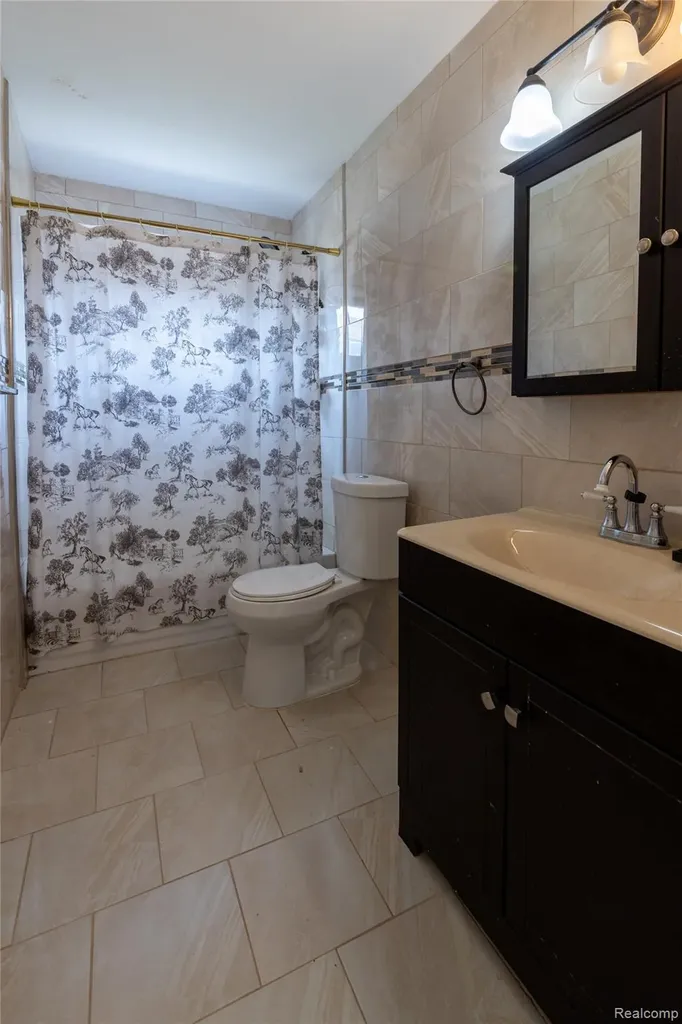 33738 Somerset Street Westland City MI 48186