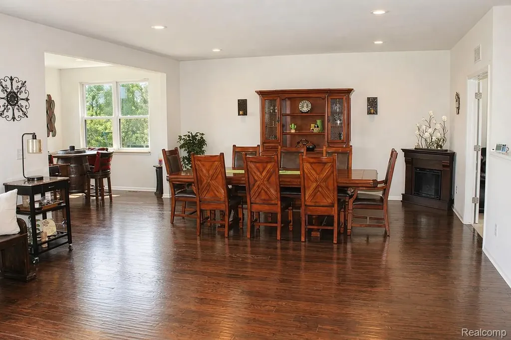 860 Backshore Drive Canton Charter Township MI 48187