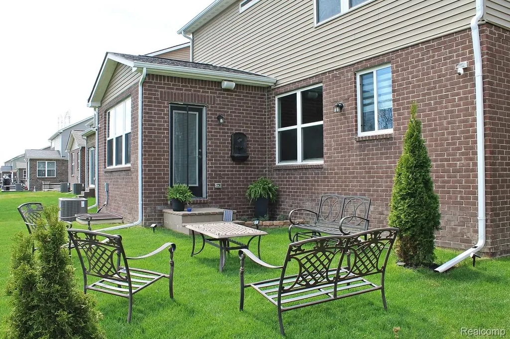 860 Backshore Drive Canton Charter Township MI 48187