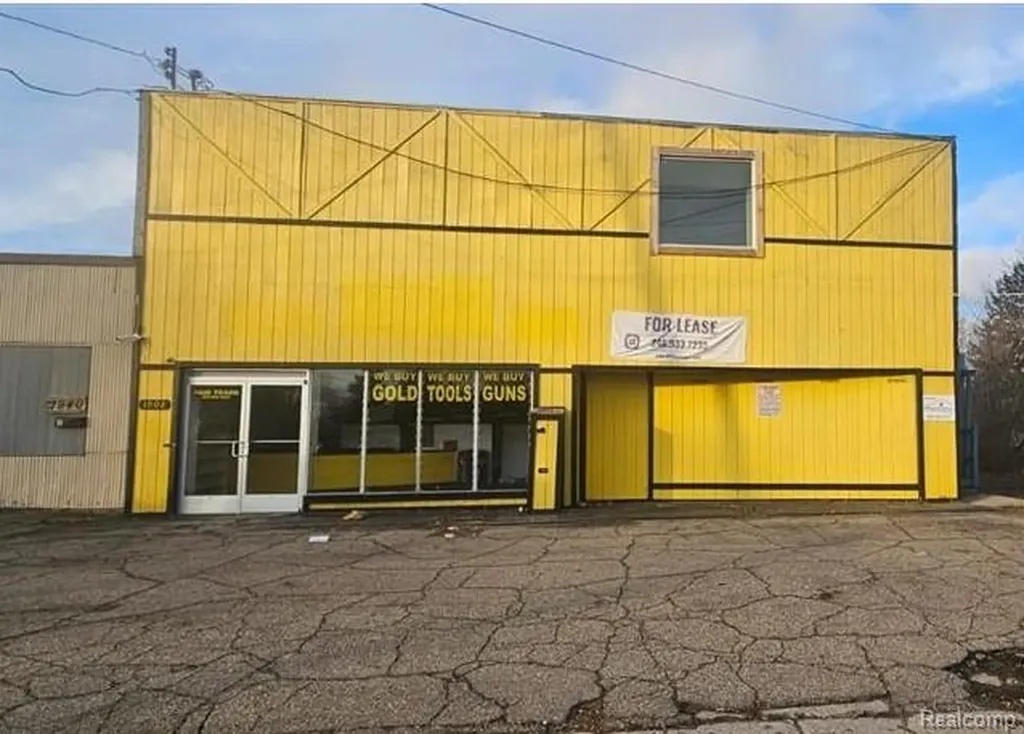 1902 Fenton Road Flint City MI 48507