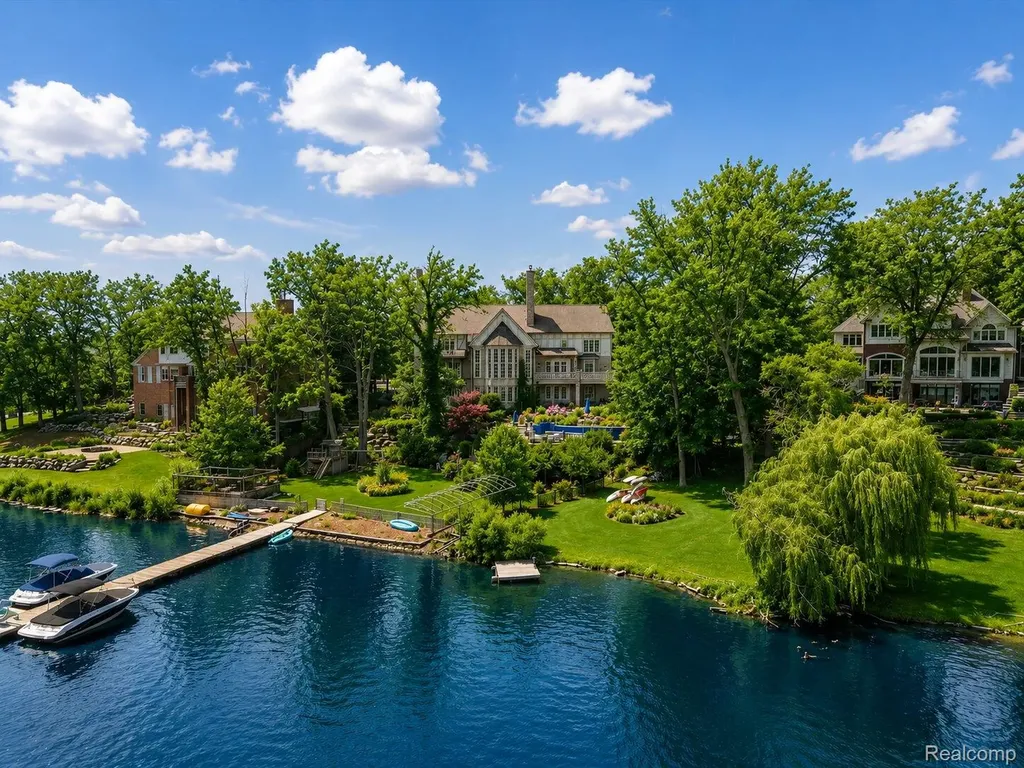 3075 Heron Pointe Drive Bloomfield Hills City MI 48302