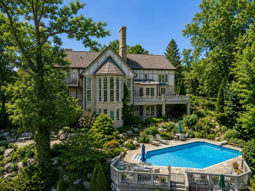 3075 Heron Pointe Drive Bloomfield Hills City MI 48302