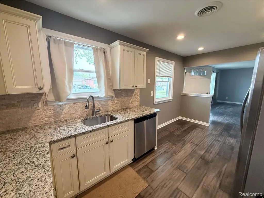 8210 Liberty Boulevard Westland City MI 48185
