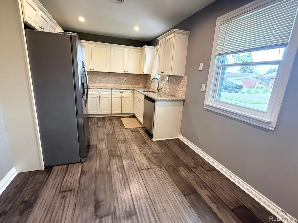 8210 Liberty Boulevard Westland City MI 48185
