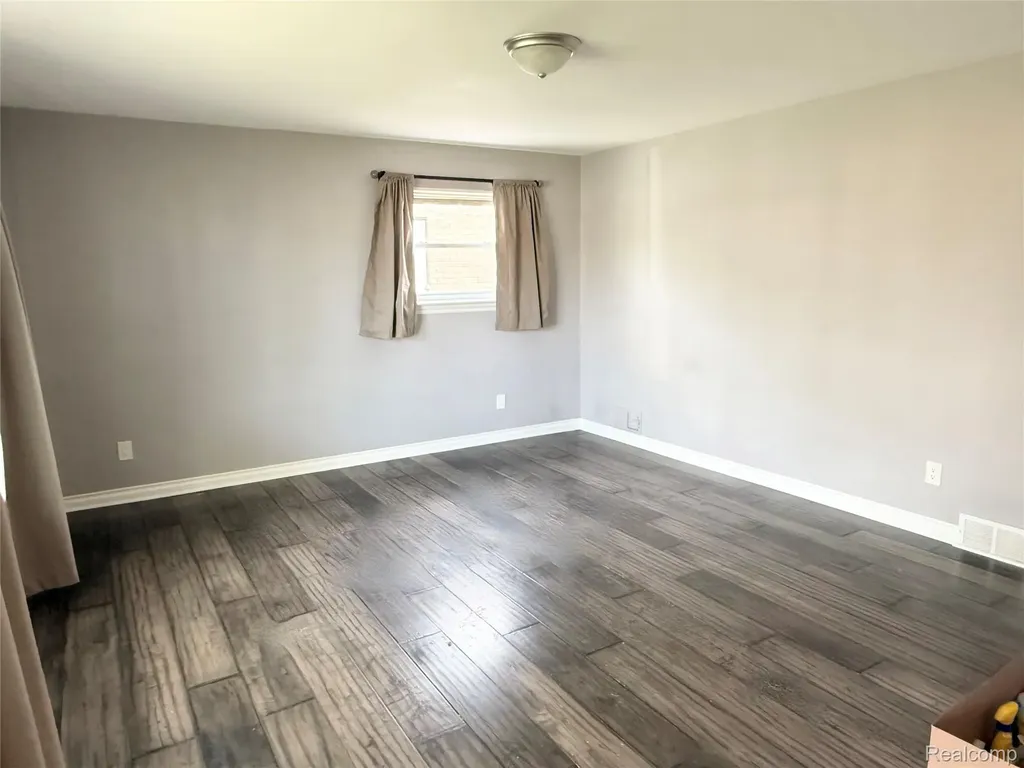 8210 Liberty Boulevard Westland City MI 48185