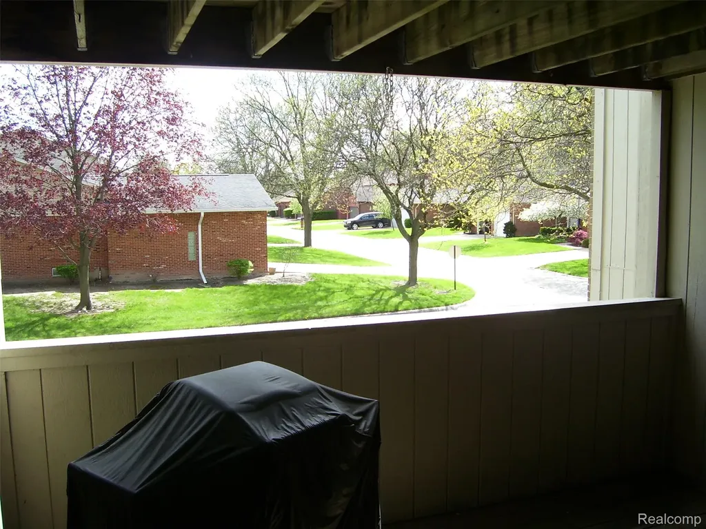 42364 Lochmoor Street Clinton Charter Township MI 48038