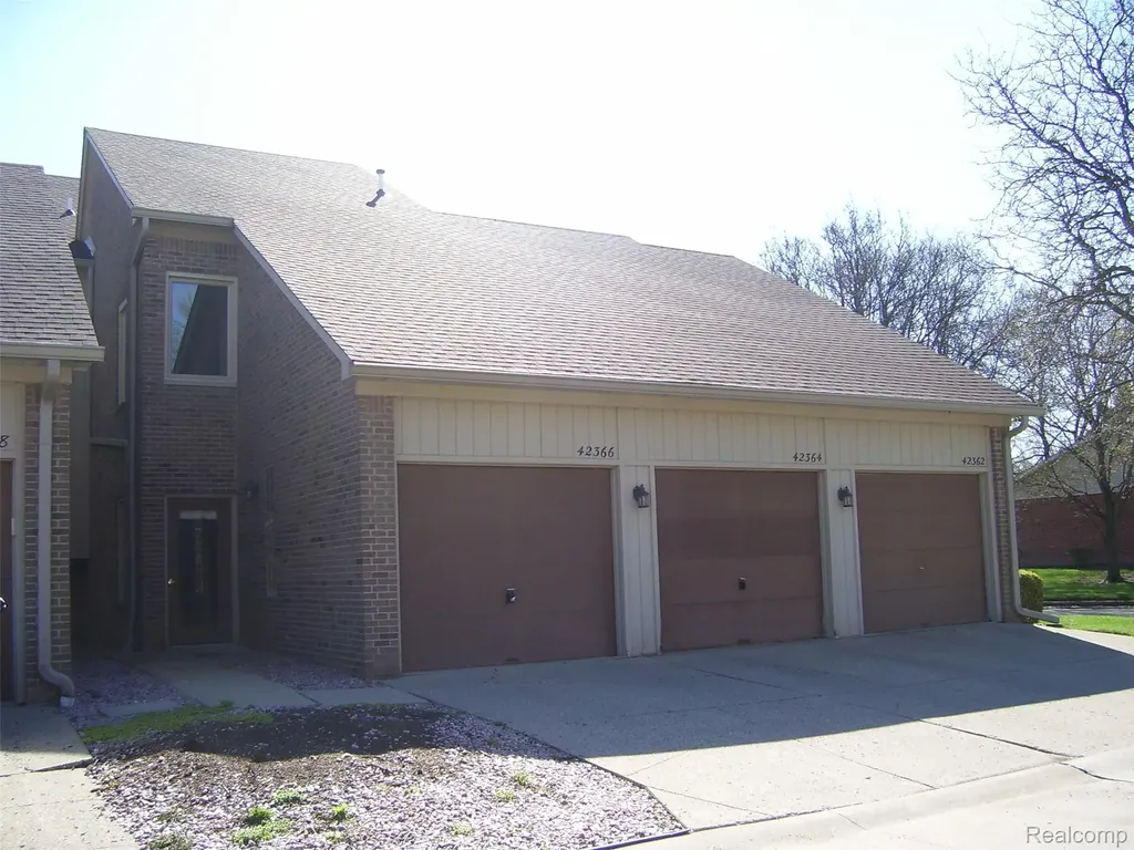 42364 Lochmoor Street Clinton Charter Township MI 48038