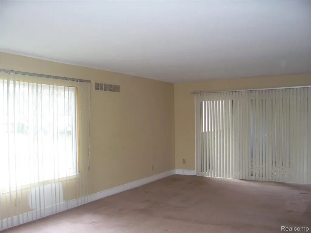 42364 Lochmoor Street Clinton Charter Township MI 48038