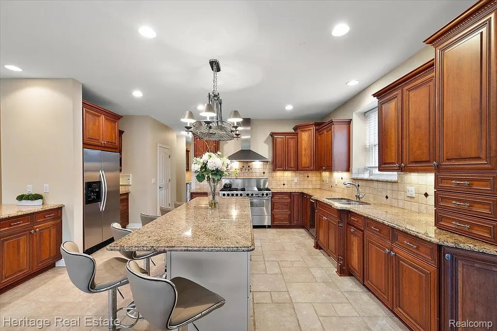 1562 Eagle Trail Oxford Charter Township MI 48371