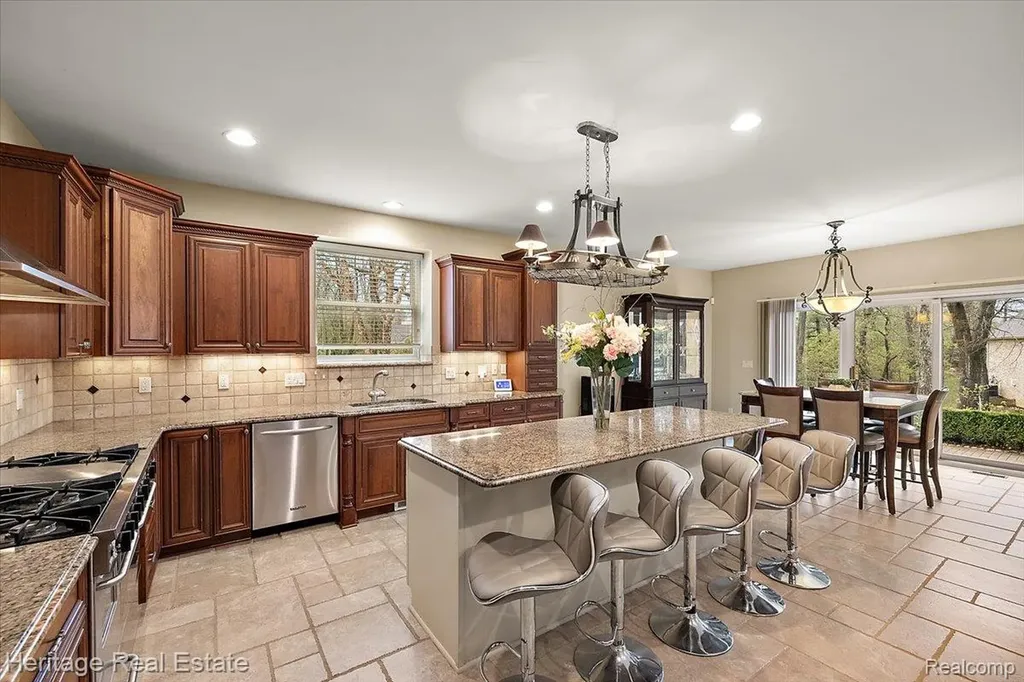1562 Eagle Trail Oxford Charter Township MI 48371