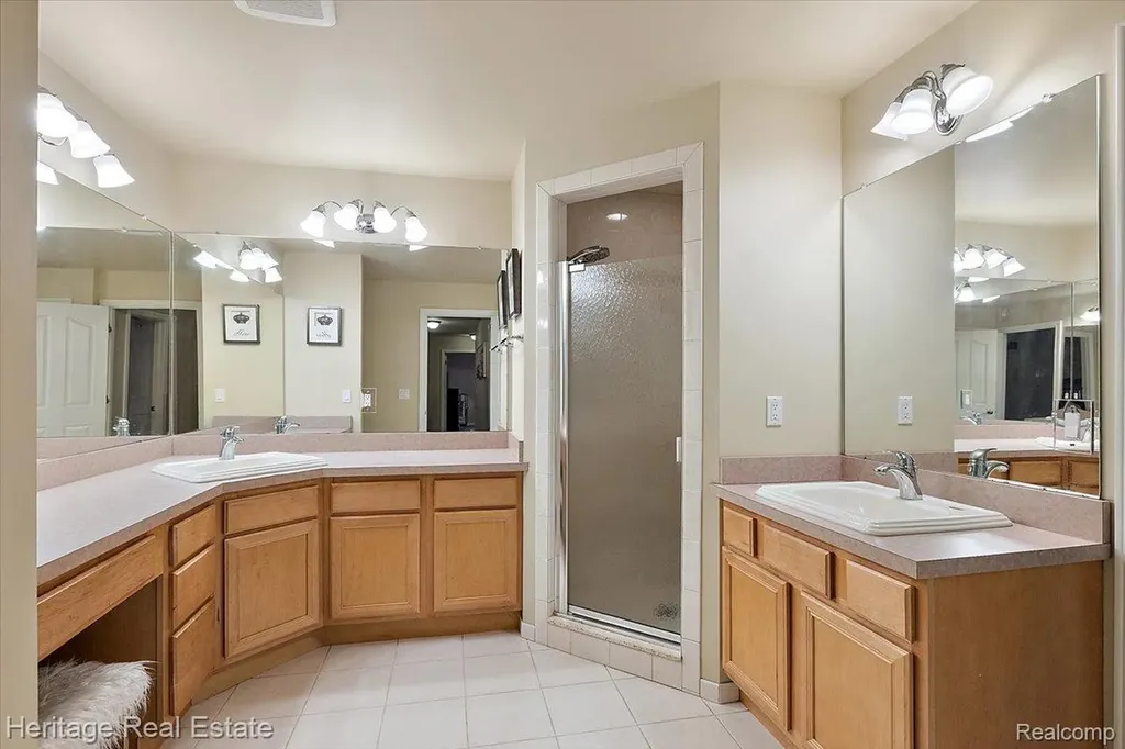 1562 Eagle Trail Oxford Charter Township MI 48371