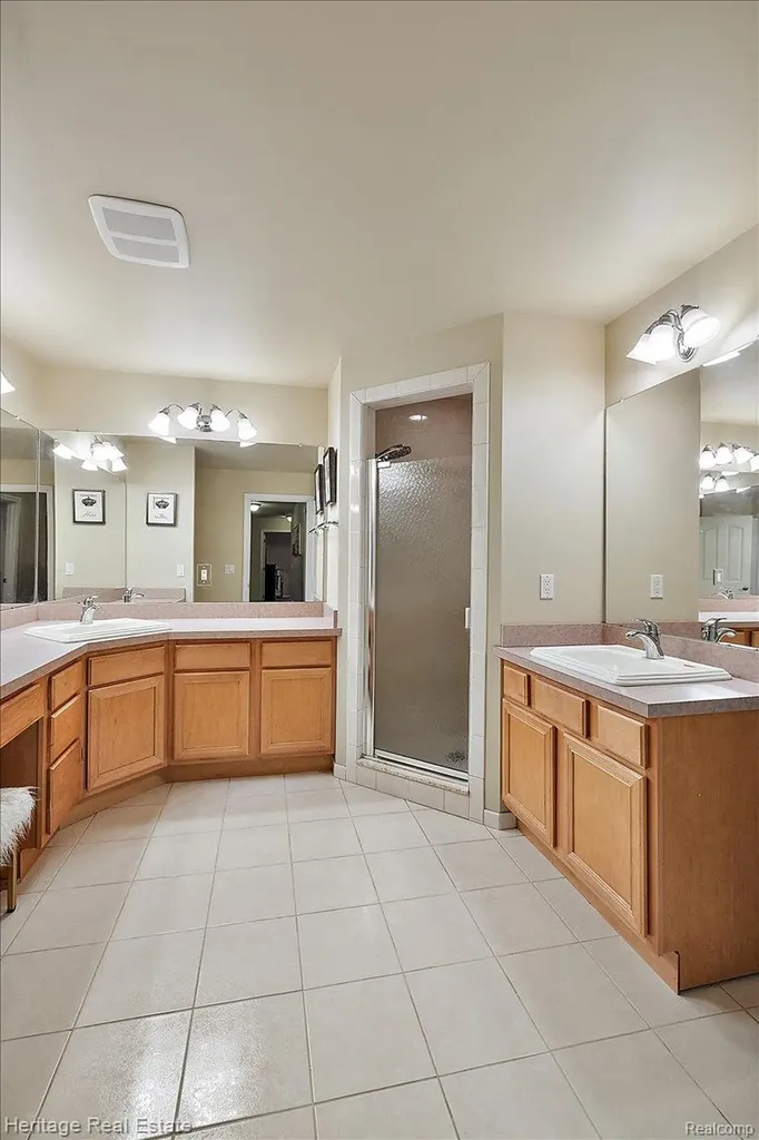 1562 Eagle Trail Oxford Charter Township MI 48371