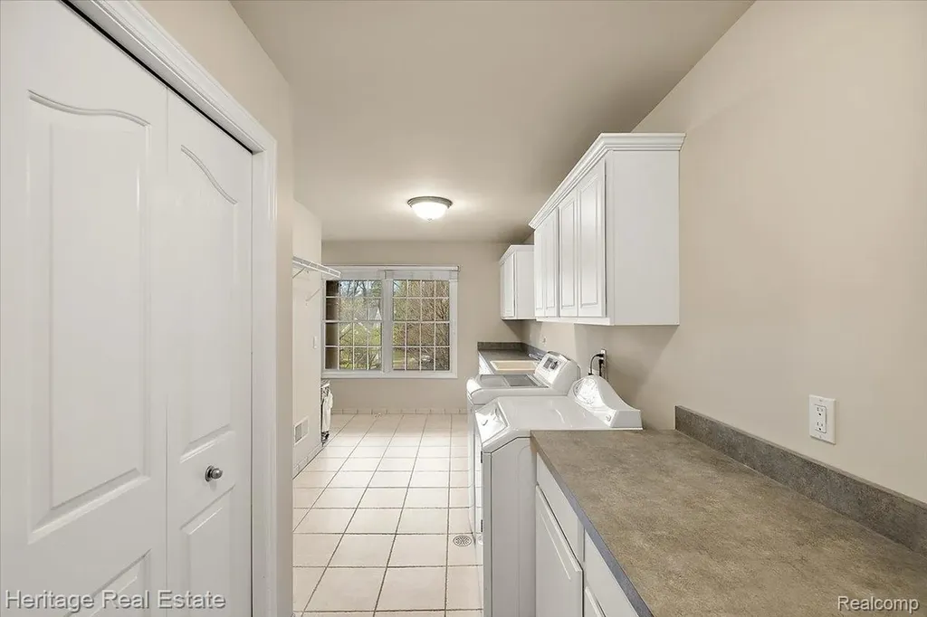 1562 Eagle Trail Oxford Charter Township MI 48371