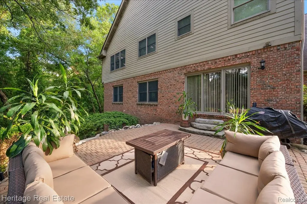 1562 Eagle Trail Oxford Charter Township MI 48371