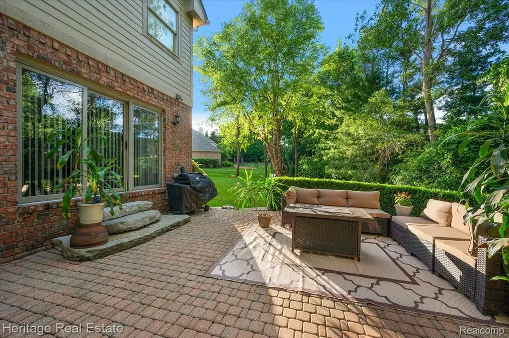 1562 Eagle Trail Oxford Charter Township MI 48371