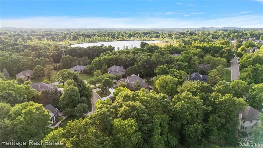 1562 Eagle Trail Oxford Charter Township MI 48371