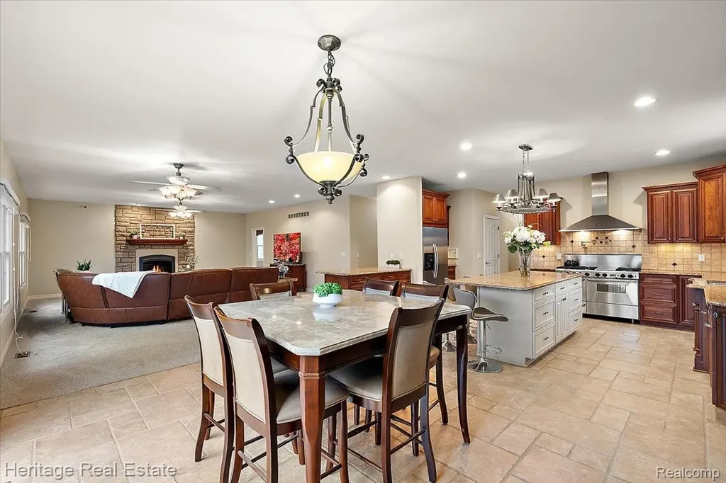 1562 Eagle Trail Oxford Charter Township MI 48371