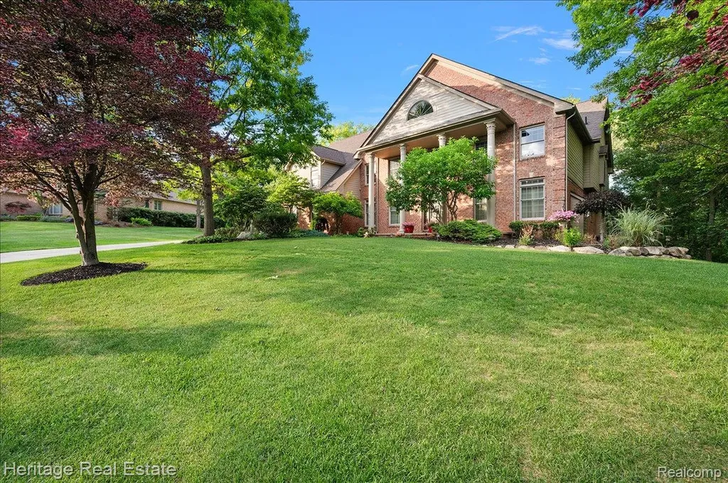 1562 Eagle Trail Oxford Charter Township MI 48371