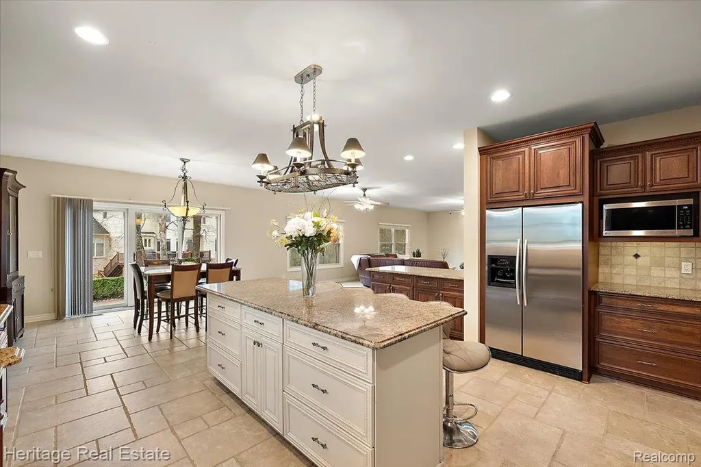 1562 Eagle Trail Oxford Charter Township MI 48371