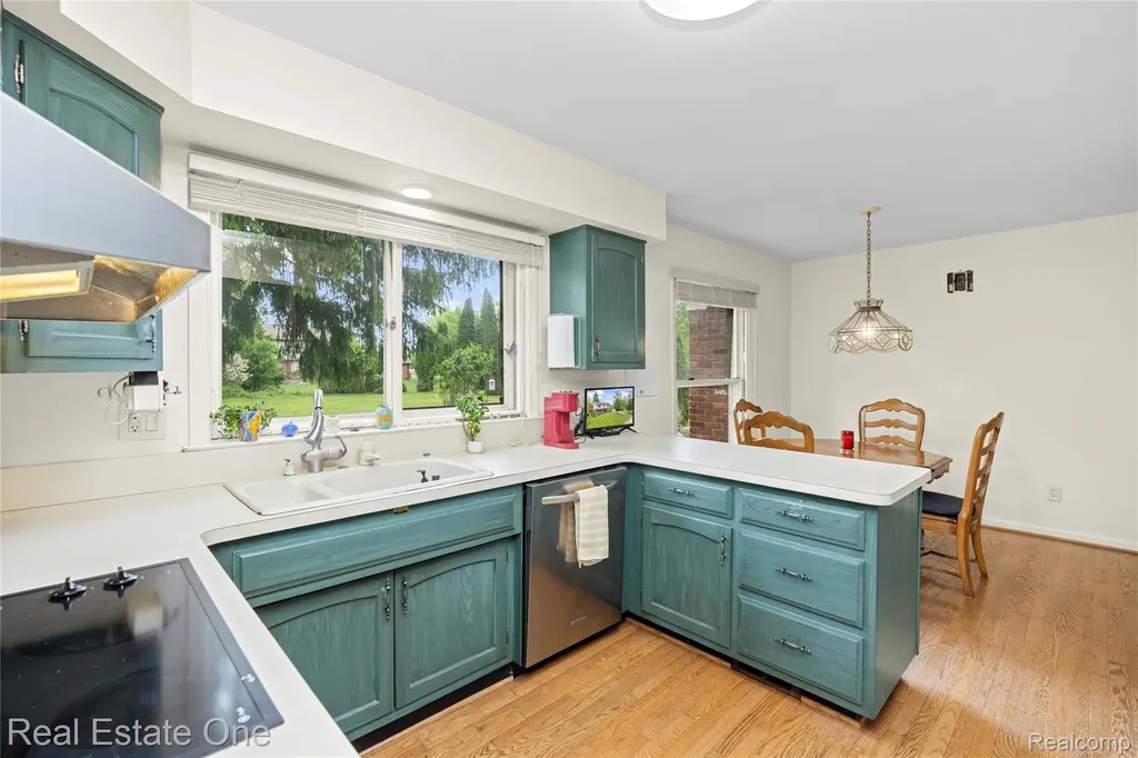 2503 Wickfield Road West Bloomfield Charter Township MI 48323