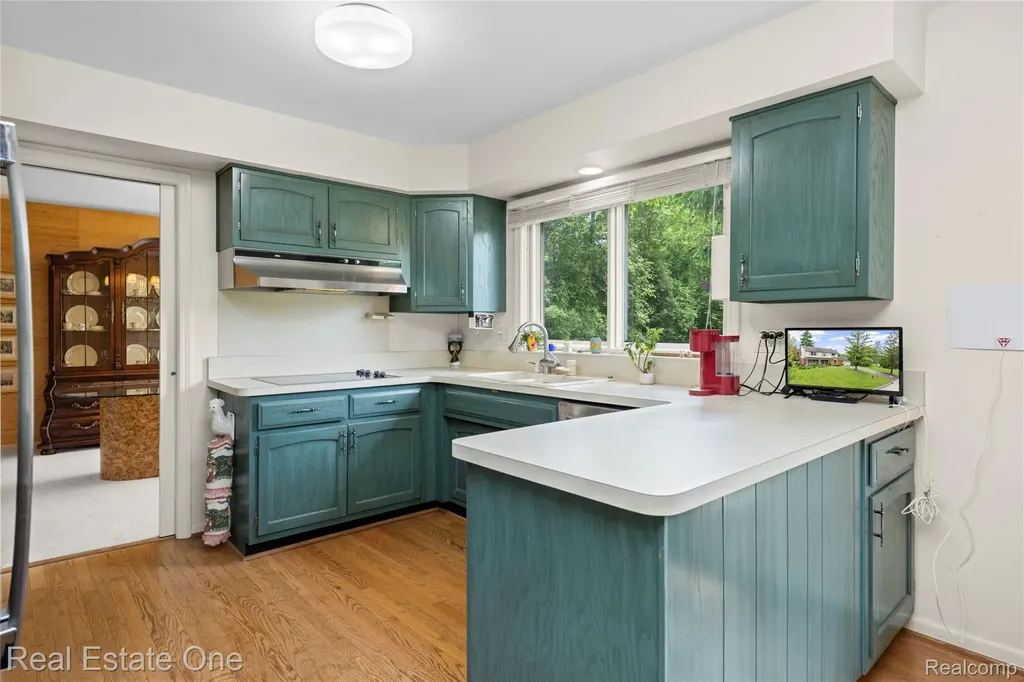 2503 Wickfield Road West Bloomfield Charter Township MI 48323