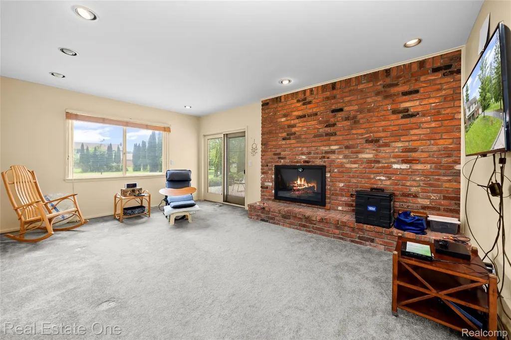 2503 Wickfield Road West Bloomfield Charter Township MI 48323