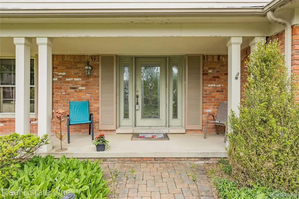 2503 Wickfield Road West Bloomfield Charter Township MI 48323