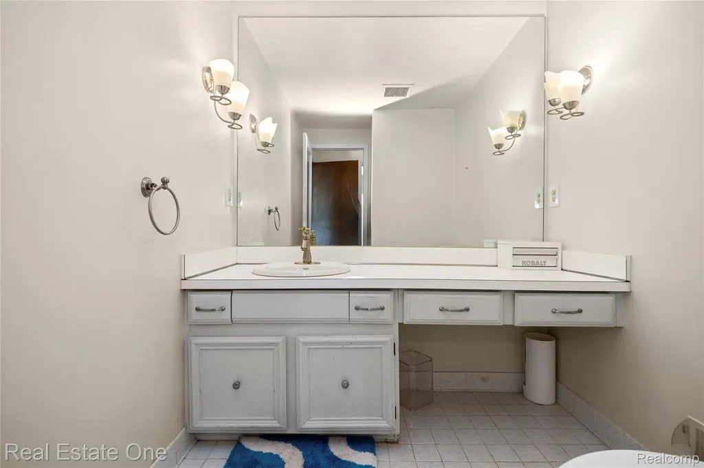2503 Wickfield Road West Bloomfield Charter Township MI 48323