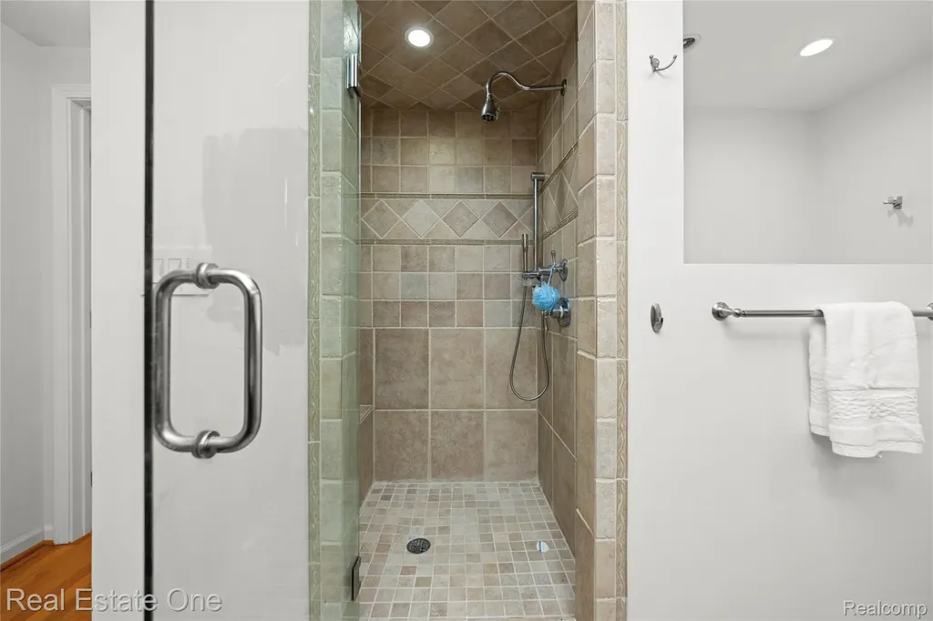 2503 Wickfield Road West Bloomfield Charter Township MI 48323